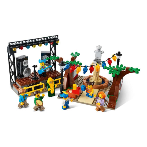 Конструктор LEGO Головна площа 1517 деталей (60271) - изображение 4