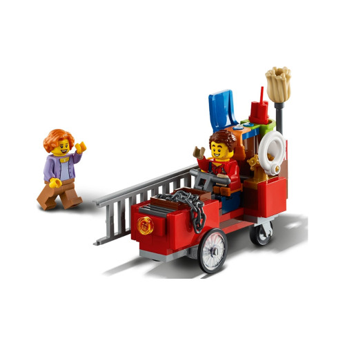Конструктор LEGO Головна площа 1517 деталей (60271) - изображение 9