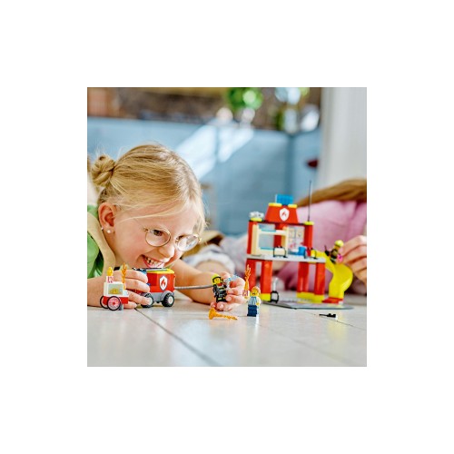 Конструктор LEGO Пожежне депо та пожежна машина 153 деталей (60375) - изображение 3