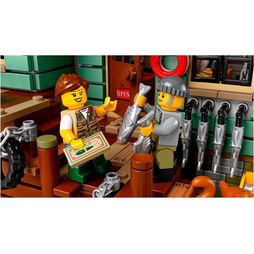 Конструктор LEGO Старий рибальський магазин 2049 деталей (21310) - изображение 7