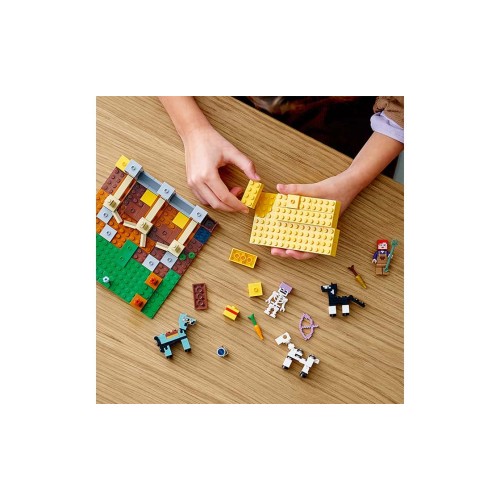 Конструктор LEGO Стайня 241 деталей (21171) - изображение 4
