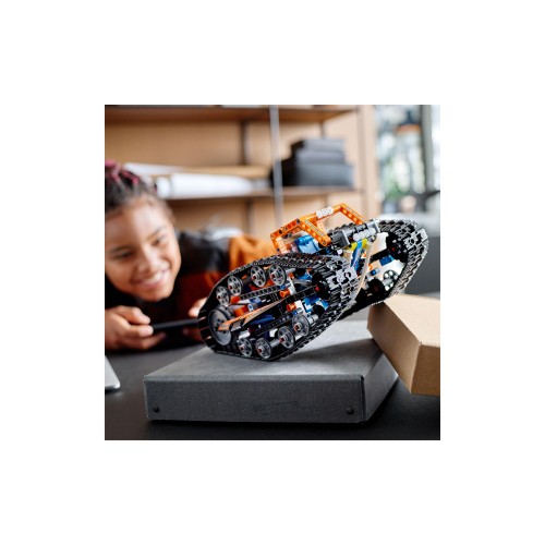 Конструктор LEGO Машина-трансформер на керуванні з додатка. 772 деталей (42140) - изображение 2