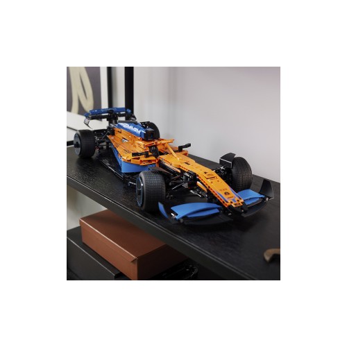 Конструктор LEGO Гоночний автомобіль McLaren Formula 1™ 1432 деталей (42141) - изображение 5