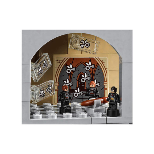 Конструктор LEGO Замок Хогвартс 6020 деталей (71043) - изображение 5