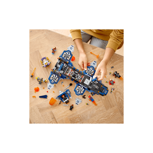Конструктор LEGO Bертолітна станція 1244 деталей (76153) - изображение 8