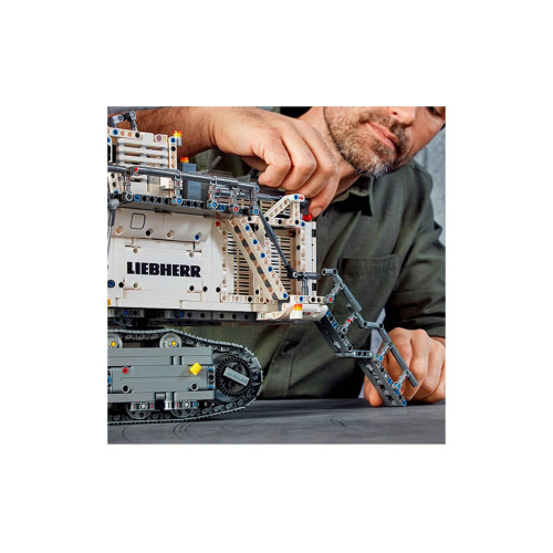 Конструктор LEGO Liebherr R 9800 4108 деталей (42100) - изображение 8