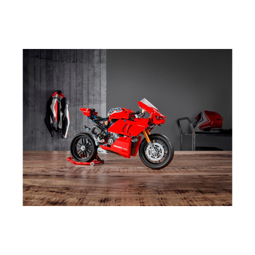 Конструктор LEGO Ducati Panigale V4 R 646 деталей (42107) - изображение 6
