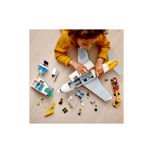 Конструктор LEGO Пасажирський літак 669 деталей (60262) - изображение 2