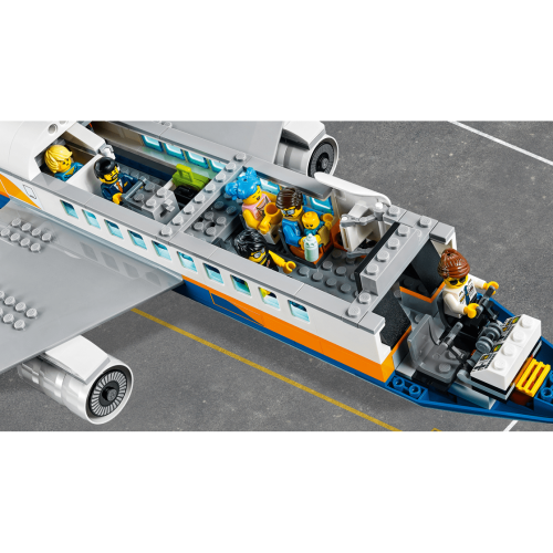 Конструктор LEGO Пасажирський літак 669 деталей (60262) - изображение 5